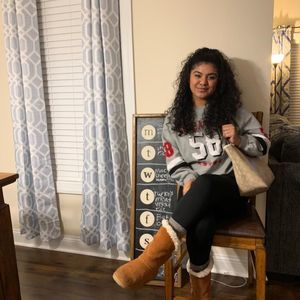 Meet your Posher, Maya